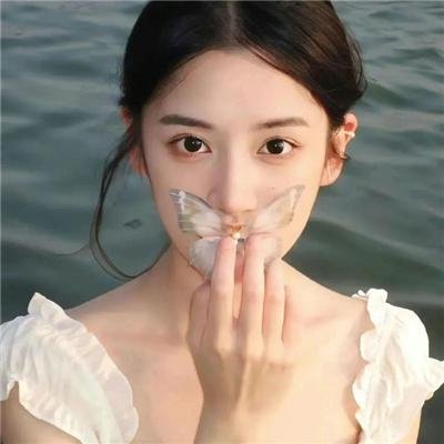 月满枝头雪未消